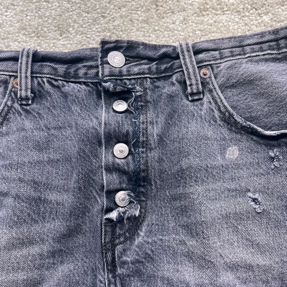 Levis 501 Original Distressed Denim Shorts Faded Black Button Fly Raw Hem 31 - Picture 2 of 6